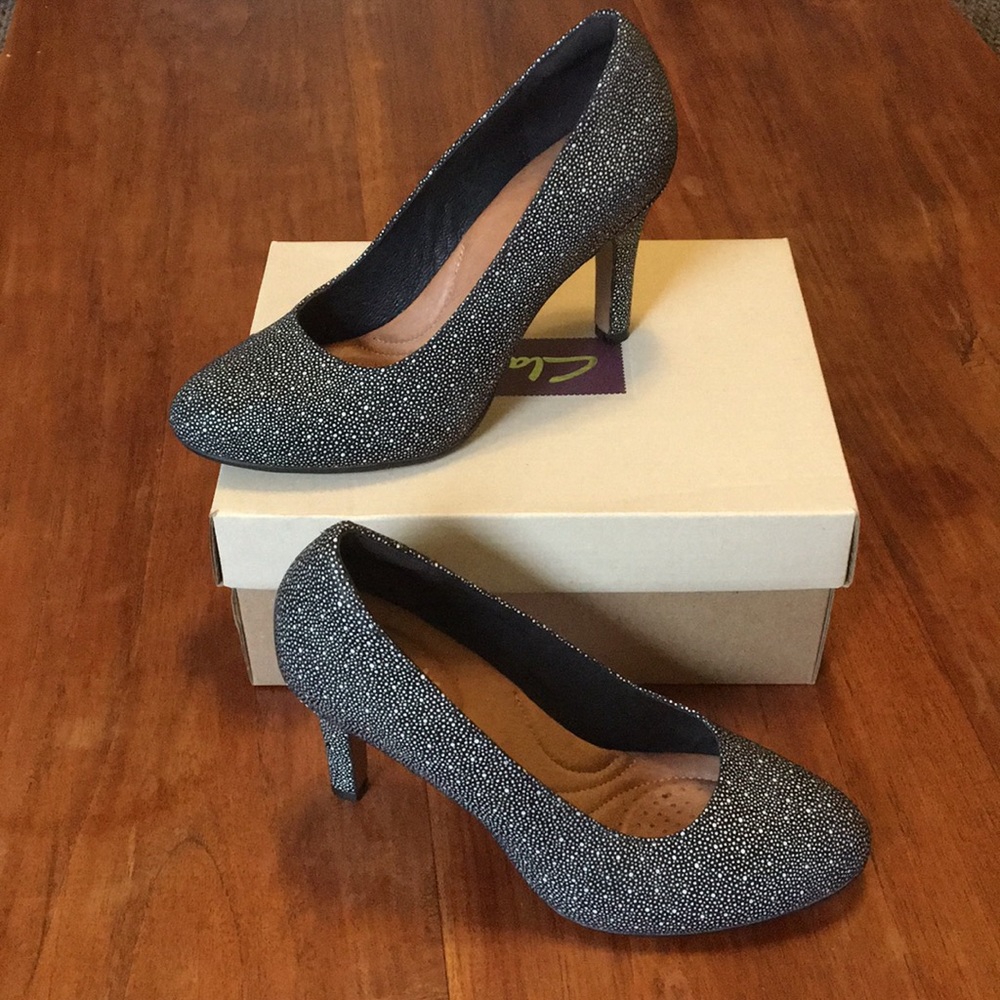 Clark’s Artisan Heavenly Star pumps